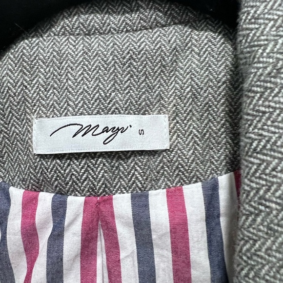 Tweed Gray Blazer with Notched Lapels and Structured Shoulders Small - Picture 13 of 13